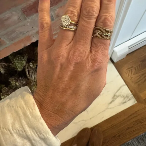 14k gold and diamond Vintage Ring - Picture 3 of 10